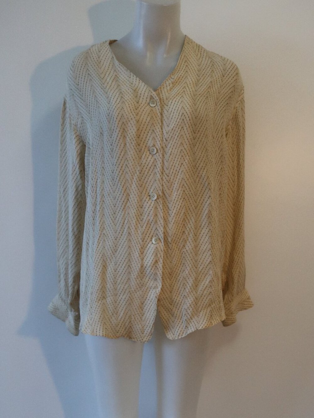 Womens Emanuel Ungaro Beige (Item-163) Chevron Print Silk V-Neck Blouse Top 10